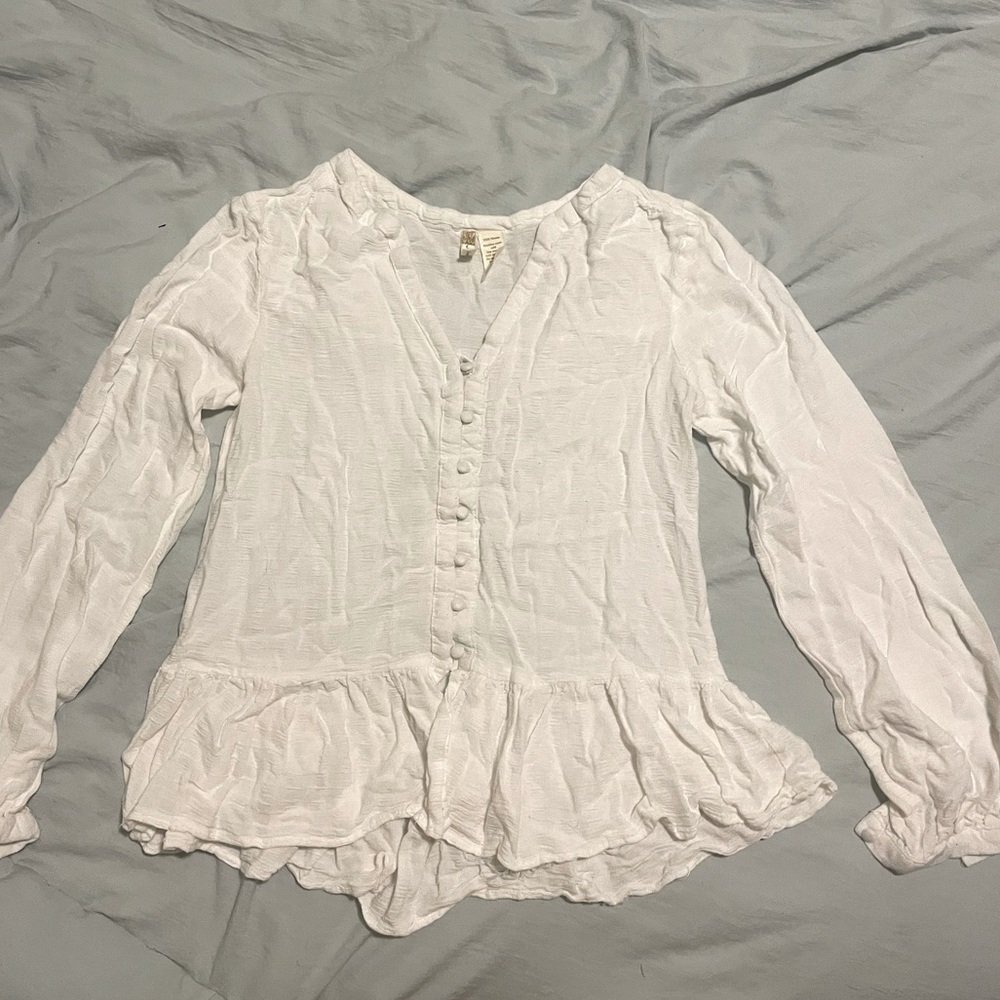 White long sleeve flowy crop top